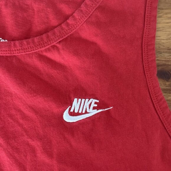 The Nike Tee Tank Top T-shirt Mens L Red USA 100% Cotton Gym Athletic Minimal - Picture 2 of 8